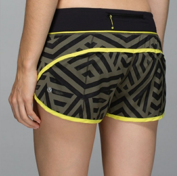 Lululemon Run Speed Short Chevron Shuffle Split Pea Black Size 2